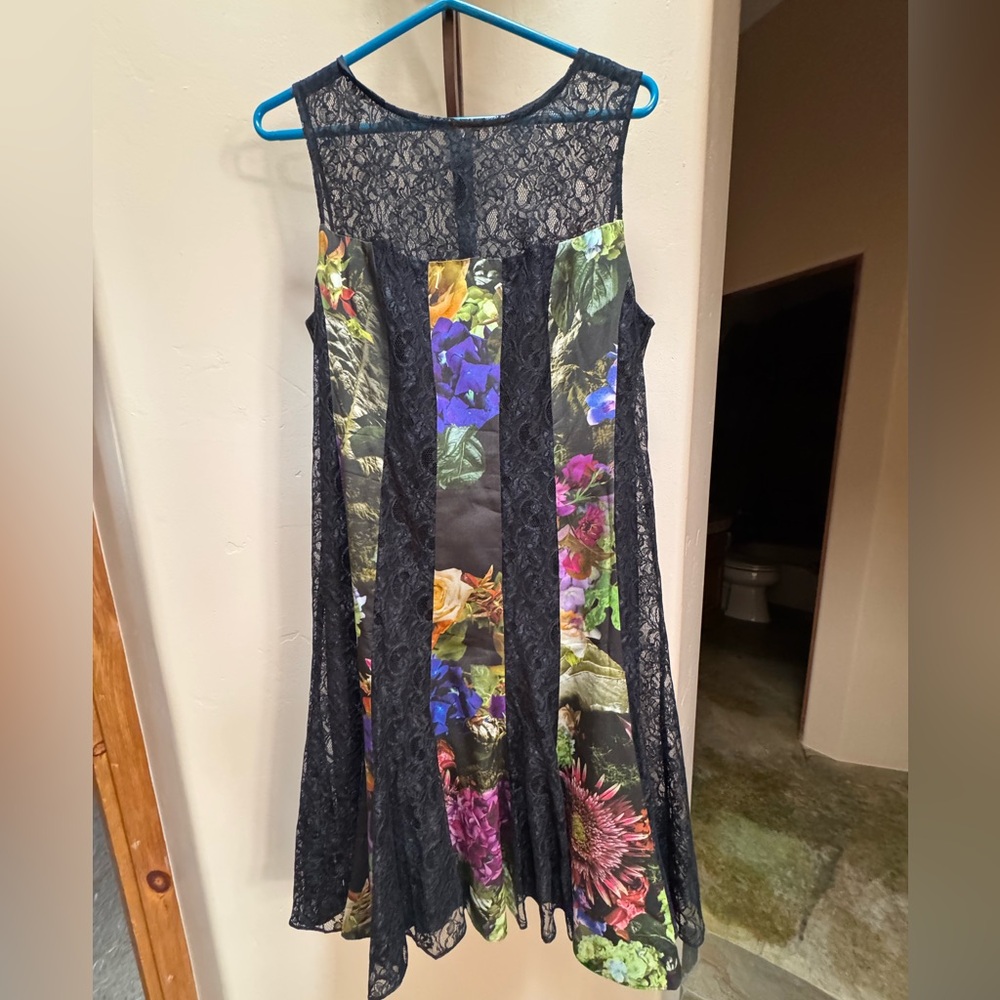 Rickie Freeman Teri Jon Silk and Lace Dress